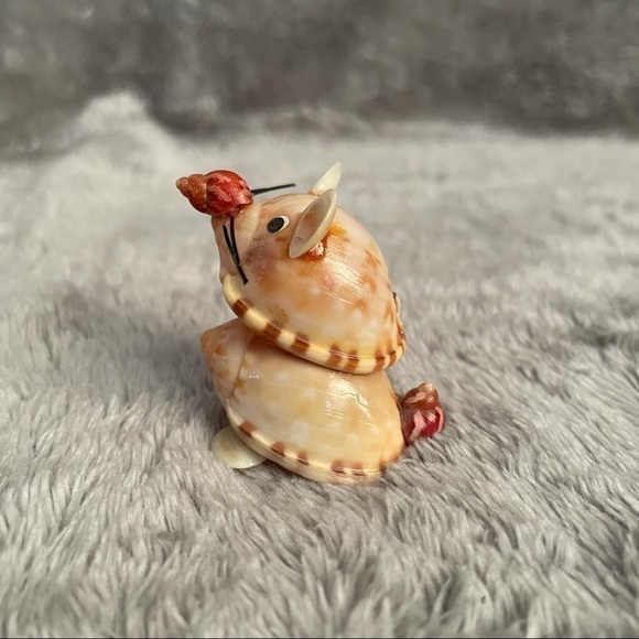 Sea Shell Figurines Set of 3 Mouse, Turtle & Lion - Picture 3 of 16